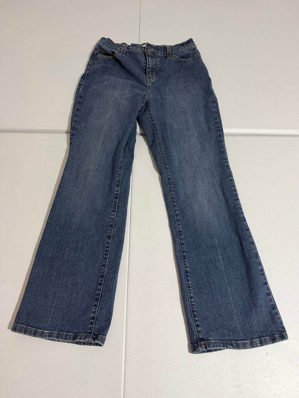 Levi’s 512 Perfectly Slimming Boot Cut Jeans Women’s Size 8M Medium Wash Denim
